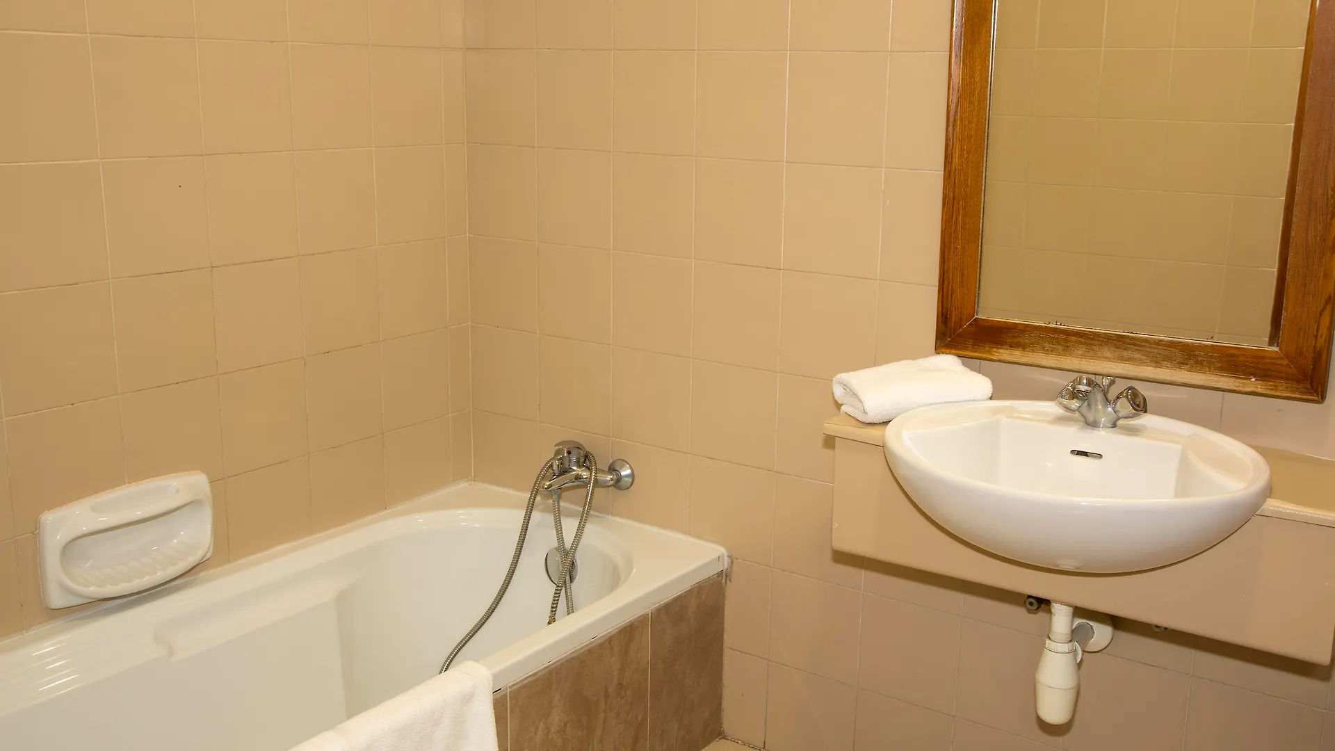 Aparthotel Burlington Apartments Saint Julian's