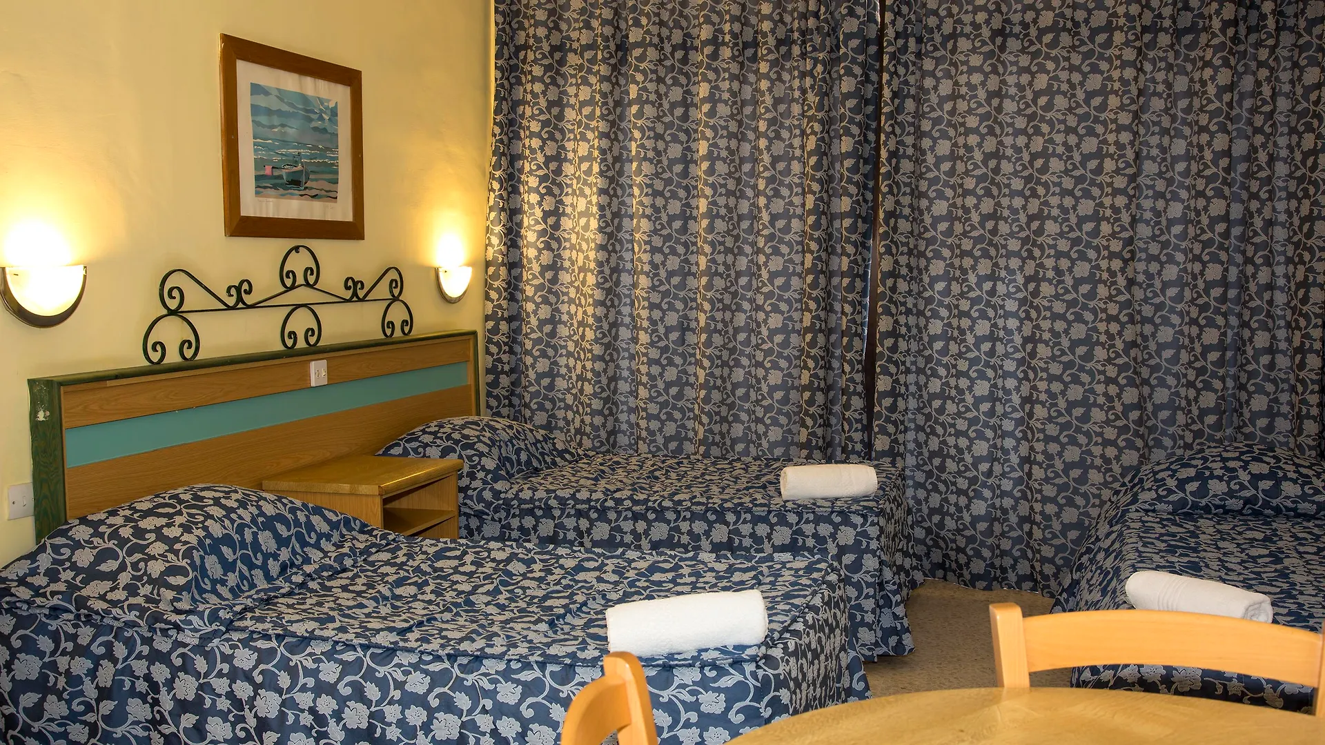 Aparthotel Burlington Apartments Saint Julian's