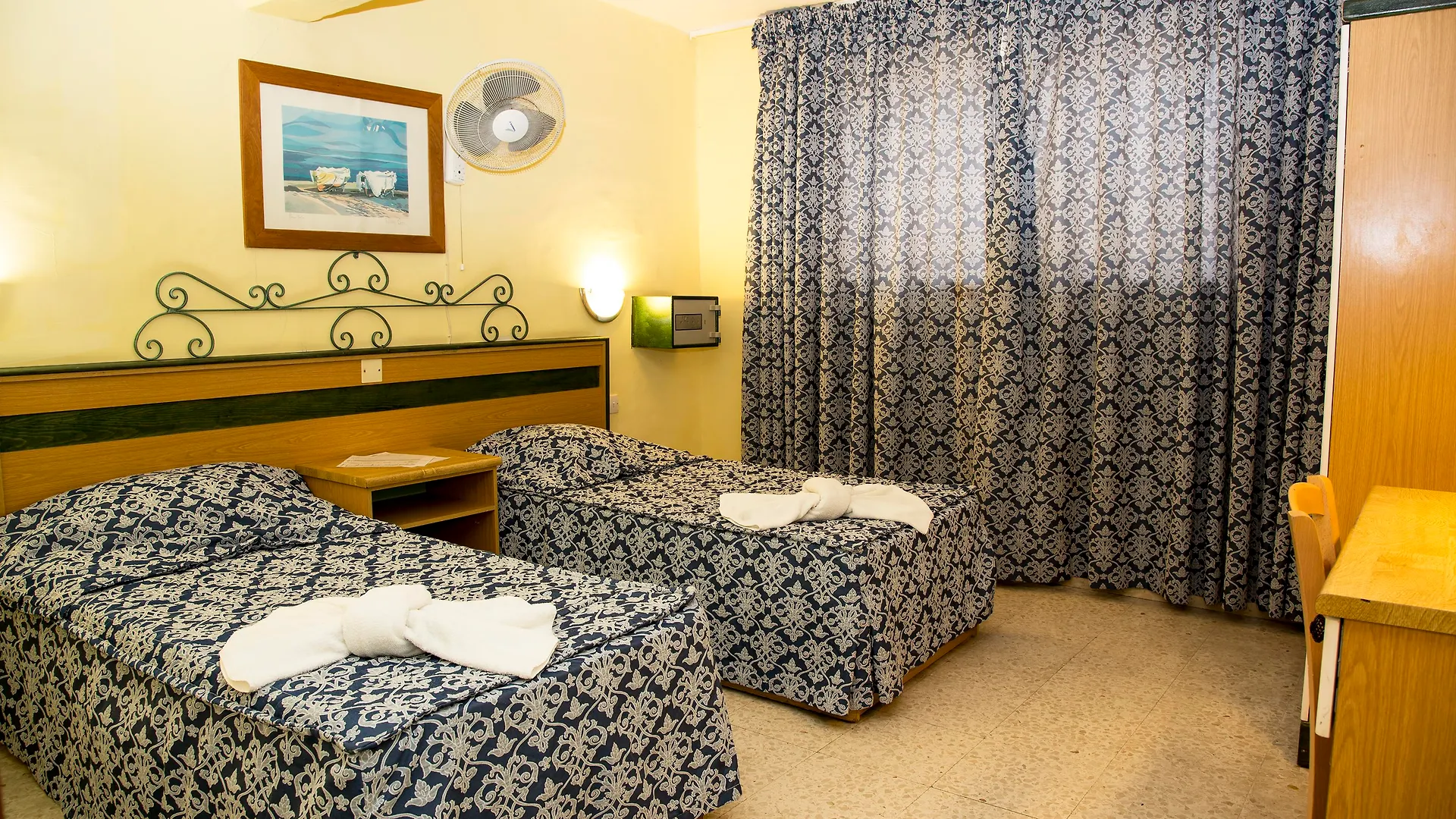 Burlington Apartments Saint Julian's 3*,
