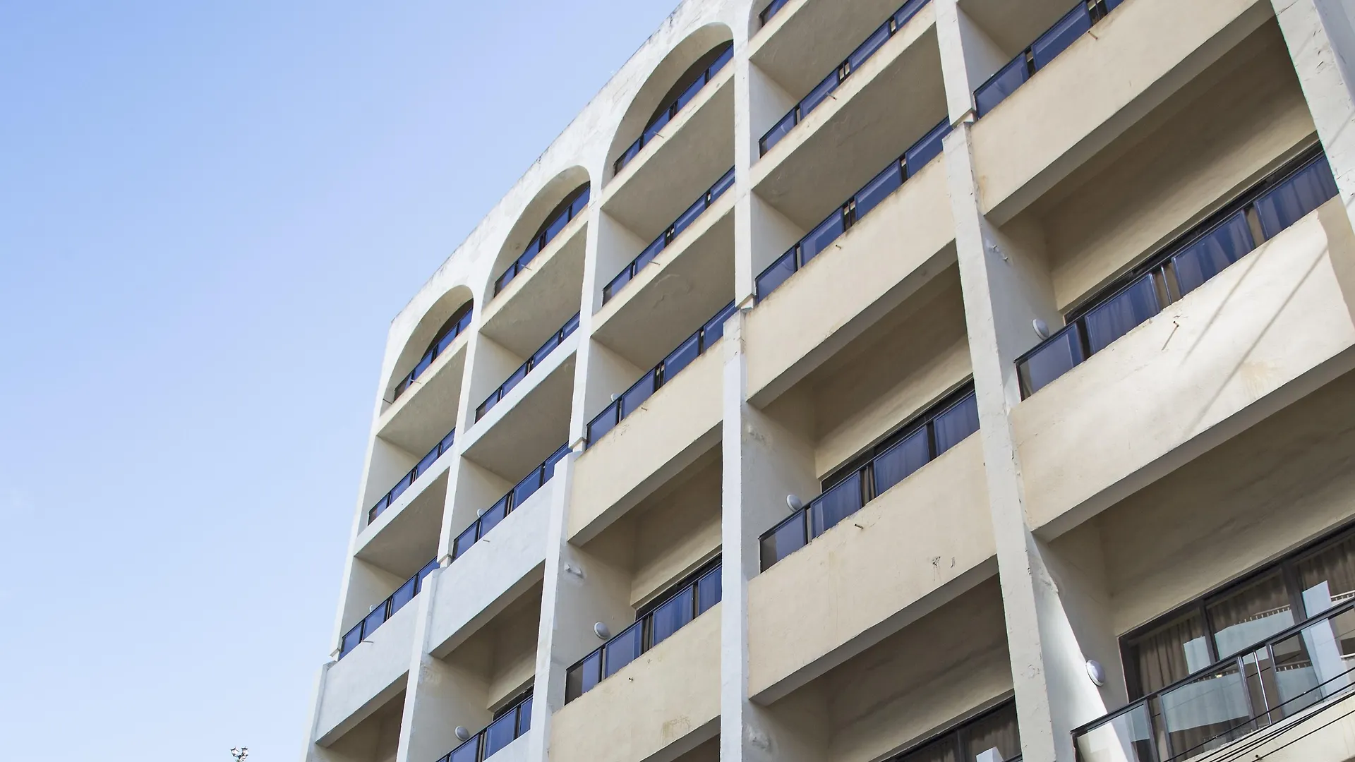 Aparthotel Burlington Apartments Saint Julian's