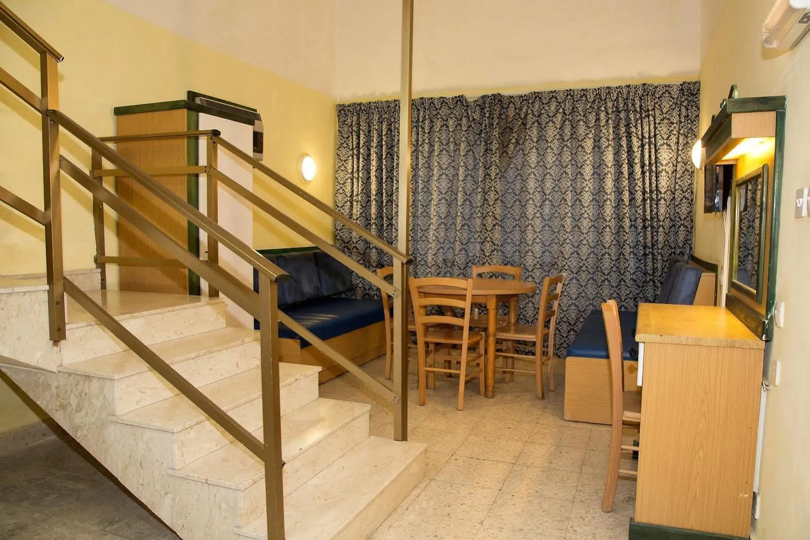Aparthotel Burlington Apartments Saint Julian's